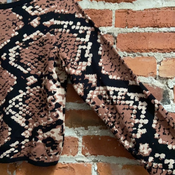 COPY - ASOS long sleeve sweater - Picture 7 of 7